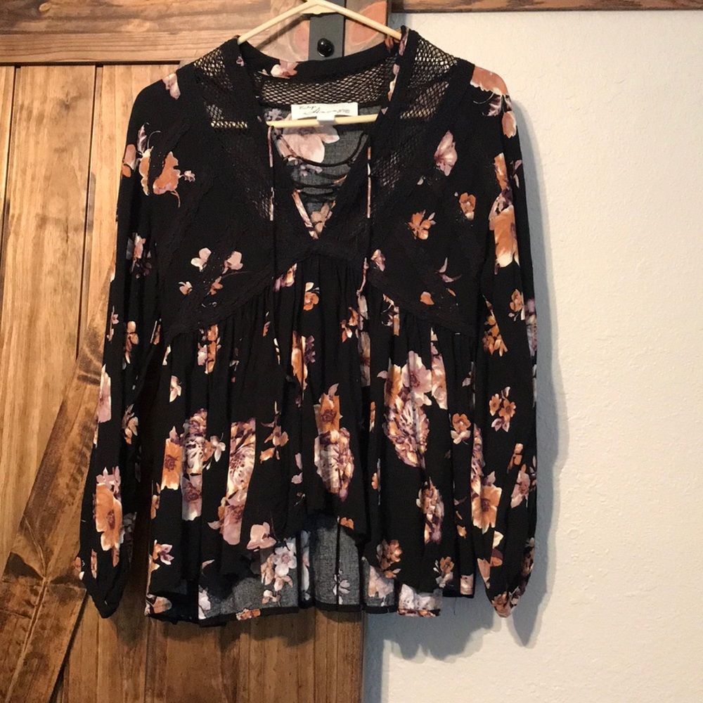 Floral long sleeve size small top